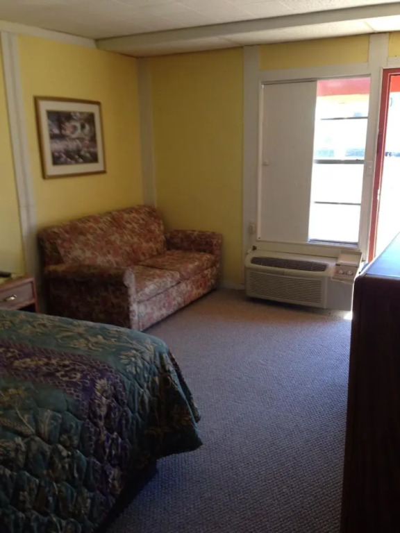 Sportsman Inn and Suites