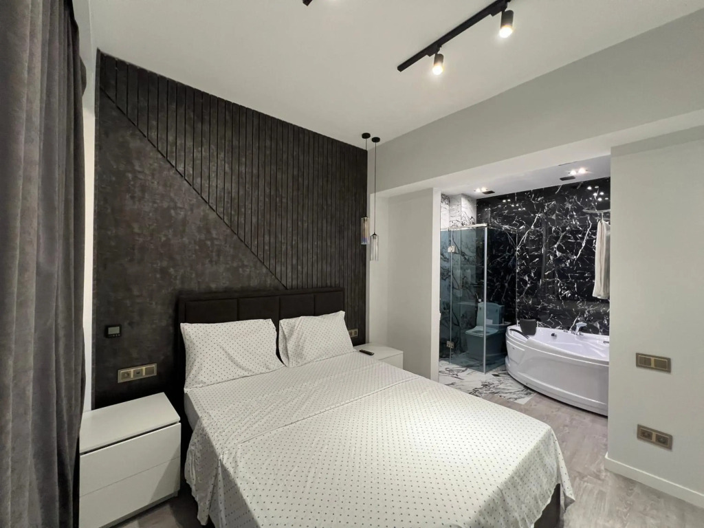 Derenik Demirchyan street, 2 bedrooms Modern, Beautiful apartment DE333