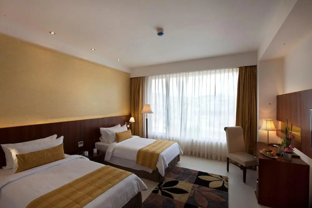 United 21, The Grand