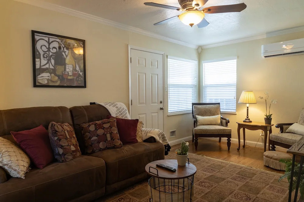 Cozy 1 Bedroom Close to Downtown Livermore