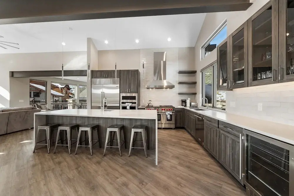 200 Caravelle Drive