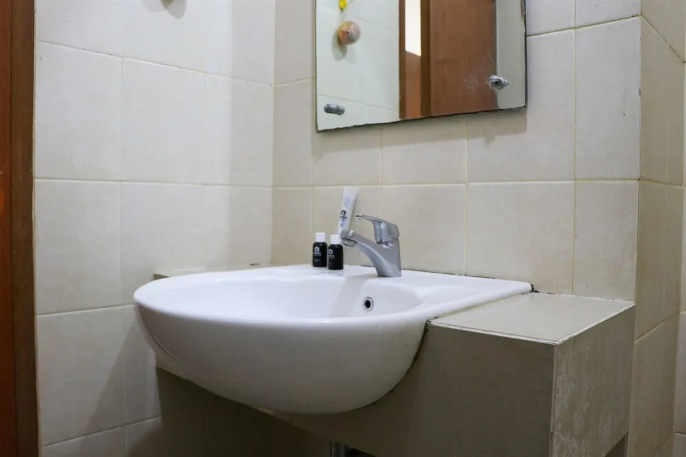 Homey And Comfort Stay Studio Room Maple Park Sunter Apartment