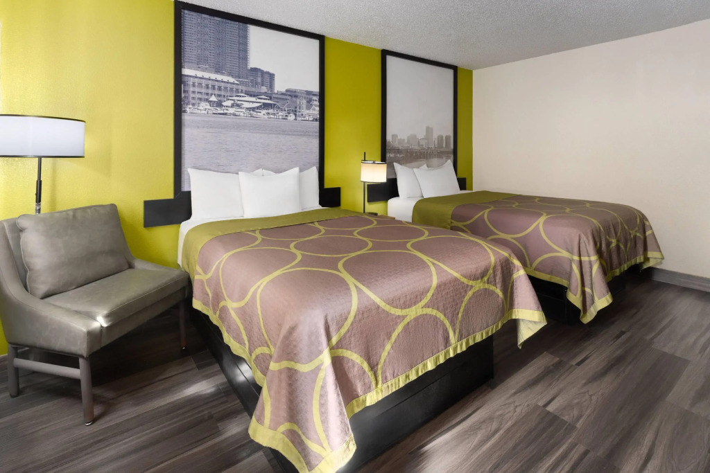 Super 8 by Wyndham South Boston VA