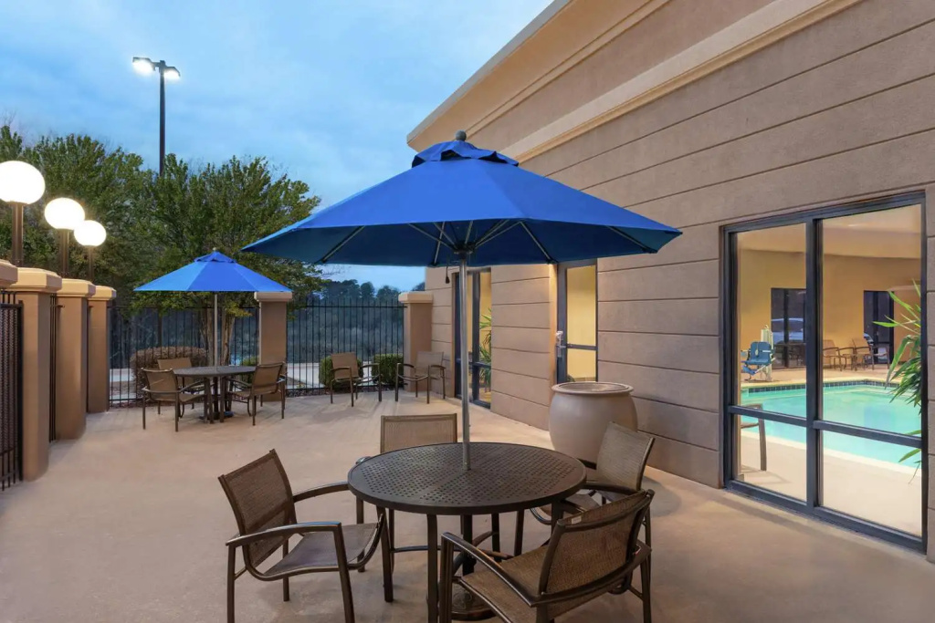 Hampton Inn & Suites Pine Bluff