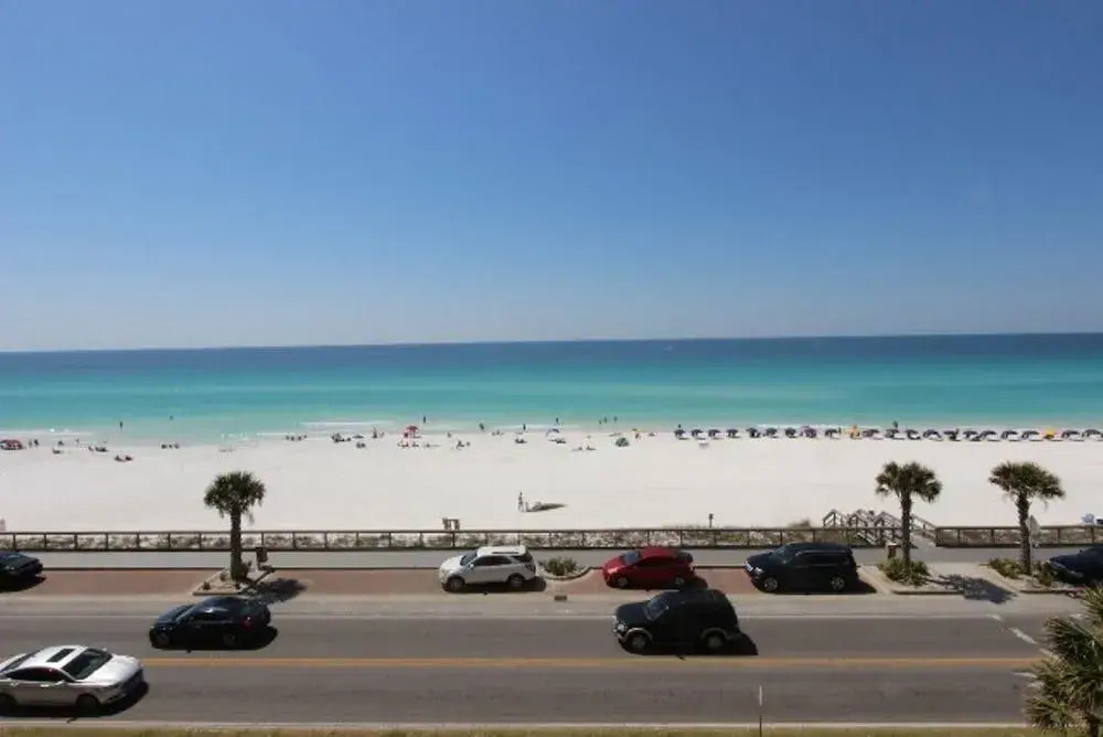 Majestic Sun 409A - 1 Br condo by RedAwning