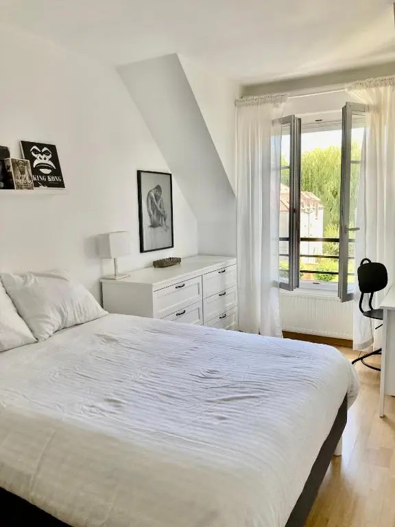 Comfy flat 7 min away from Disney
