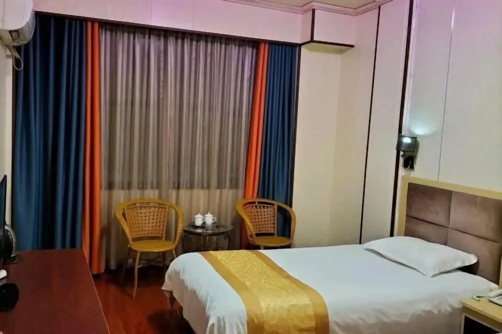 Jingbo Business Hotel