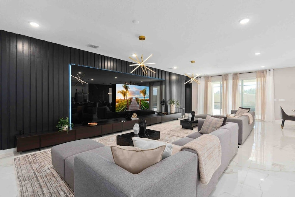 Super Fancy- 15bdr 17bas Huge 7 000sqft Home