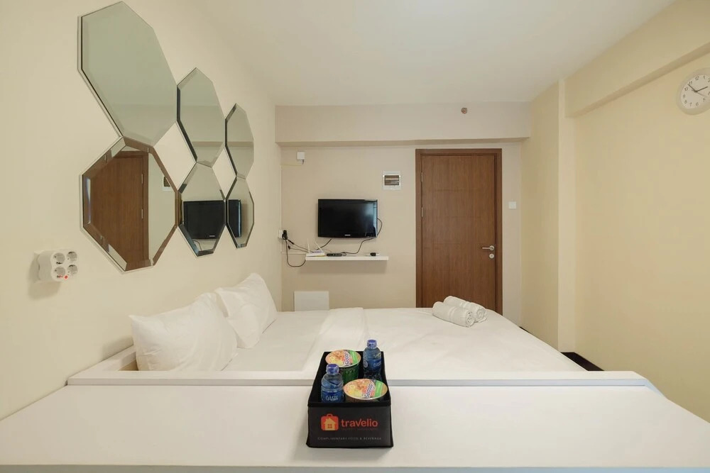 Homey and Comfy Studio Cinere Resort Apartment
