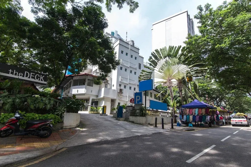OYO 161 Lodge Paradize Hotel