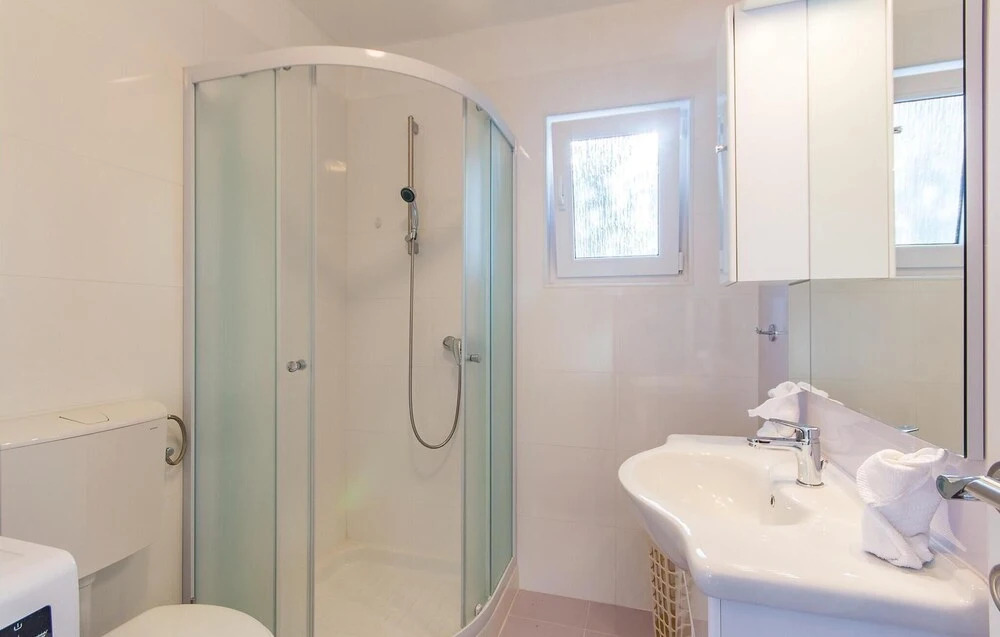 1 Bedroom Lovely Home In Pula