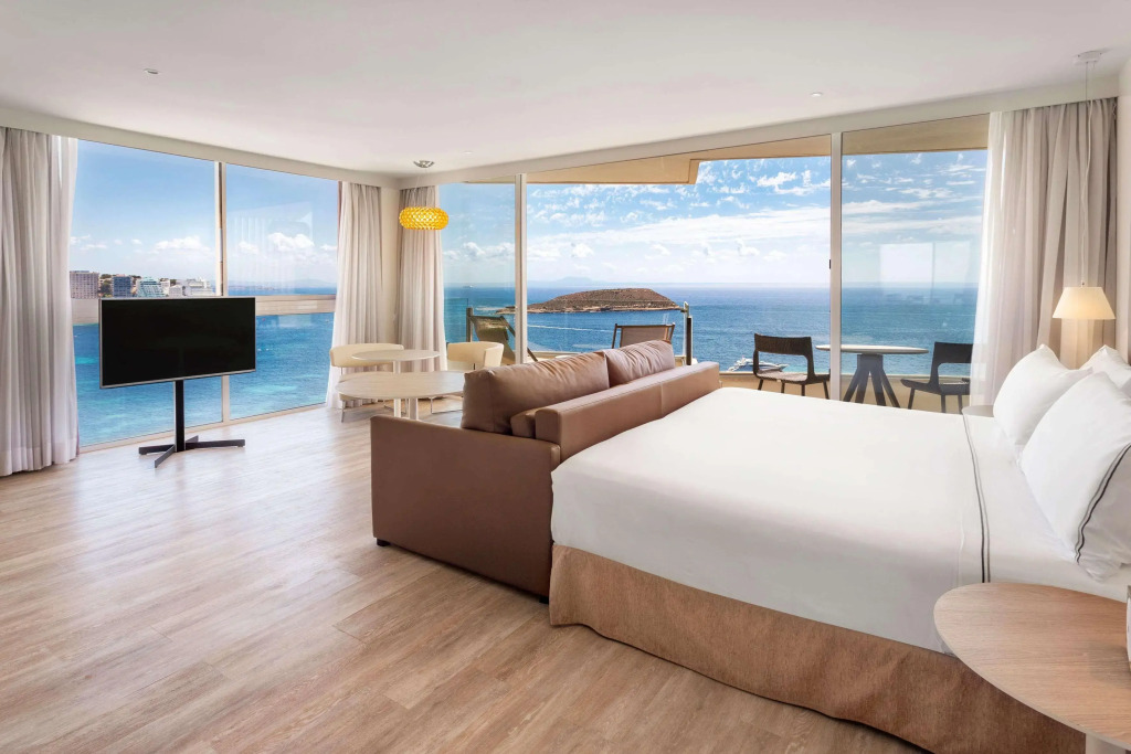 Отель Melia Calviá Beach