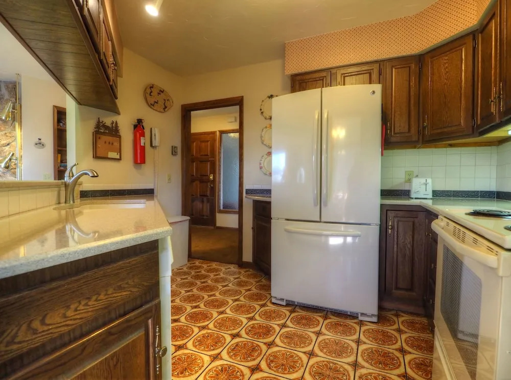 1421 Saint Moritz Condo #1 - 3 Br Condo
