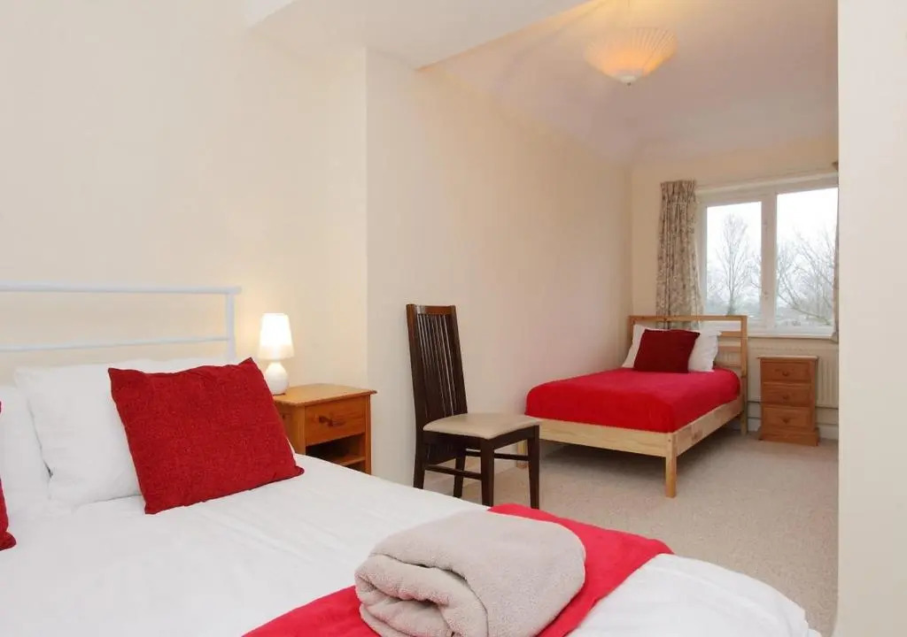 Large Cosy House Ideal for Corporate Lets