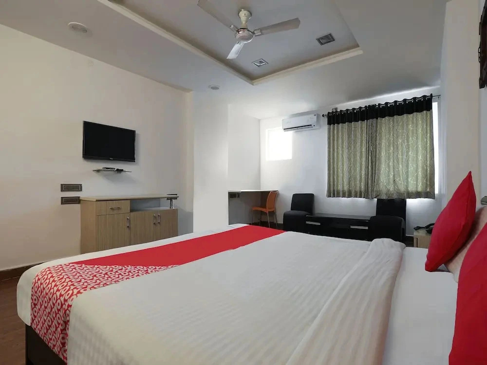 Akhand Homes by OYO Rooms