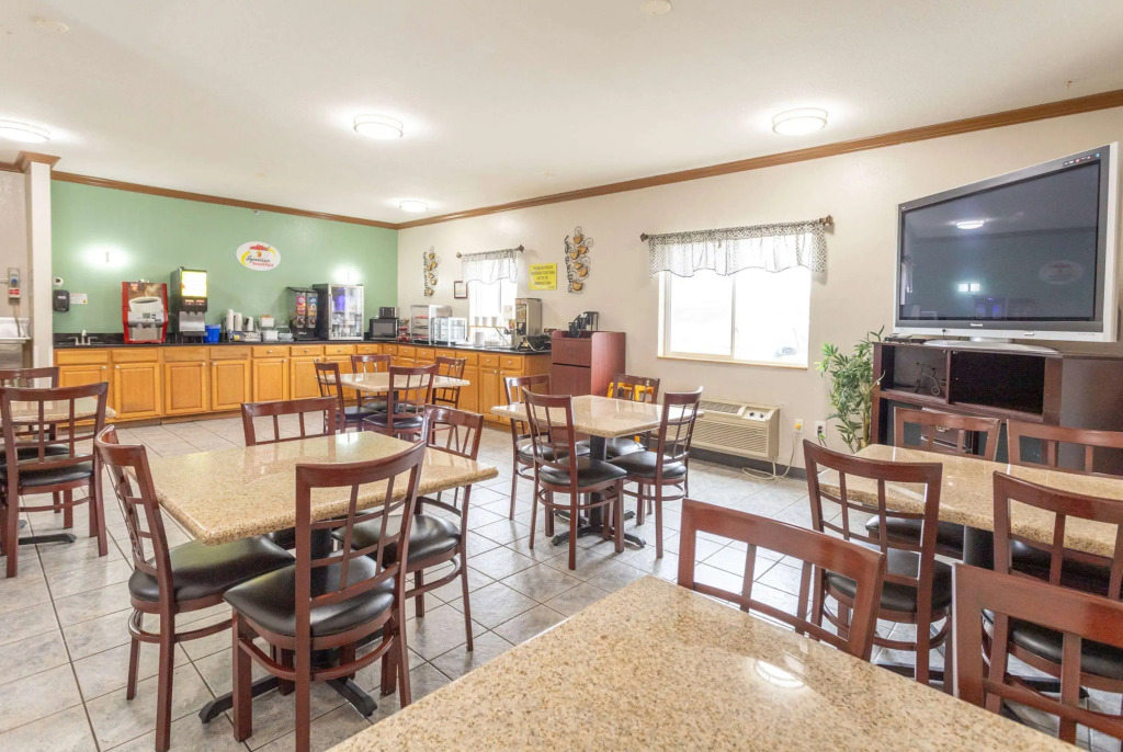 Super 8 by Wyndham Big Rapids