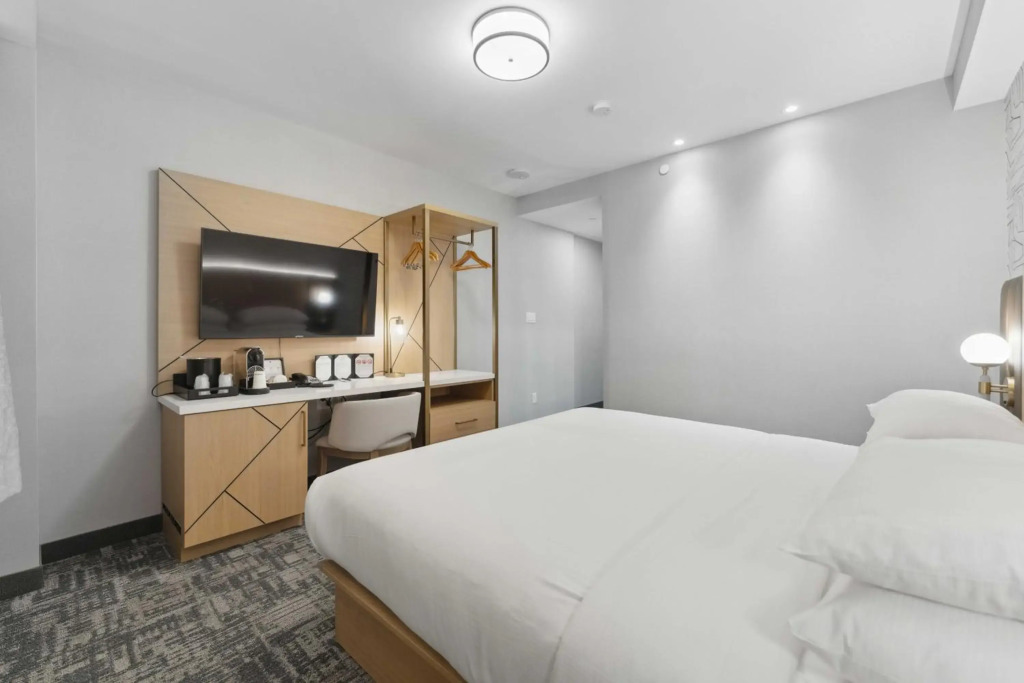 Tower Hotel at Fallsview