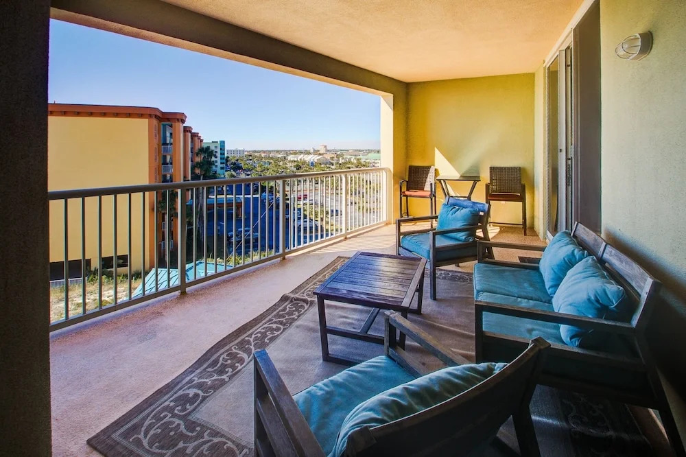 Azure 519 3 Bedroom Condo