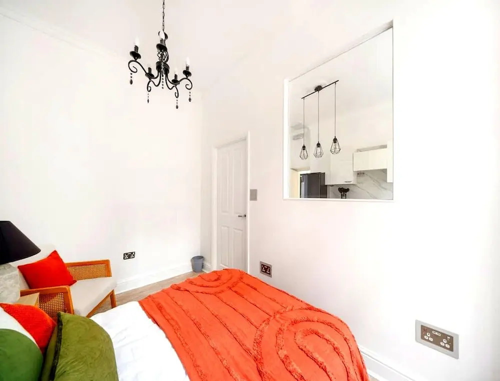 Bright 2BR Apartment in West Kensington
