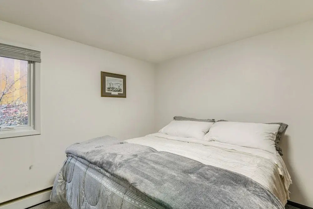 Anchorage Townhome: 2 Mi to Dwtn!