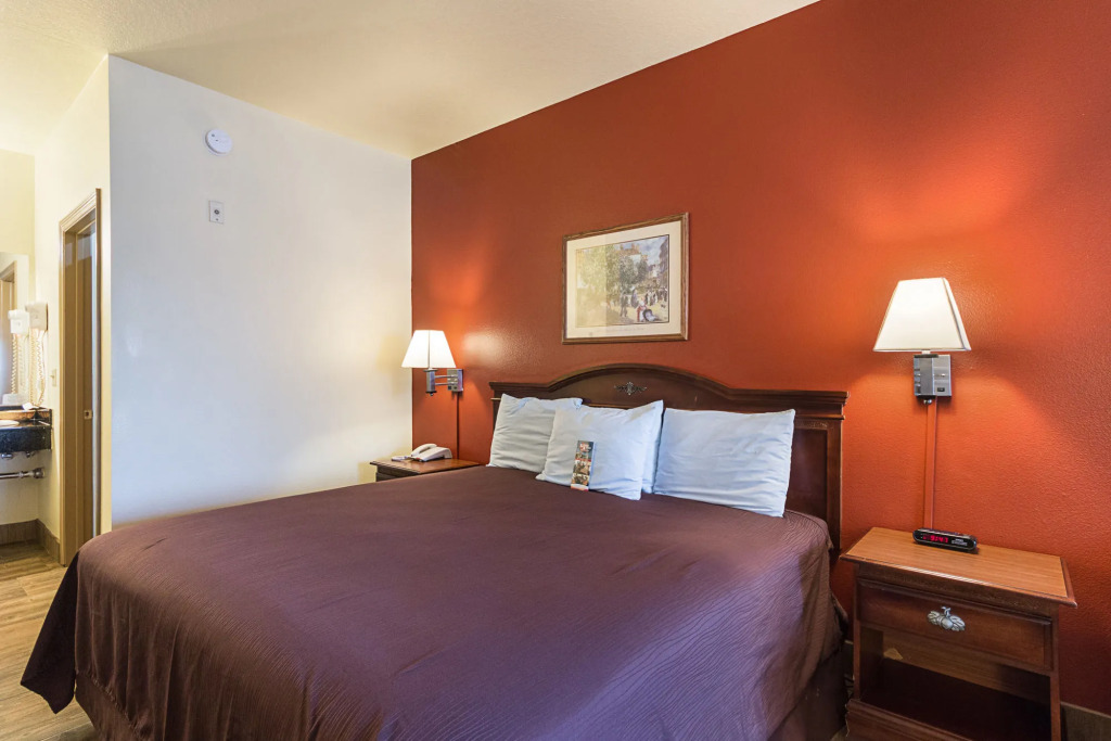Quality Inn & Suites Victoria South