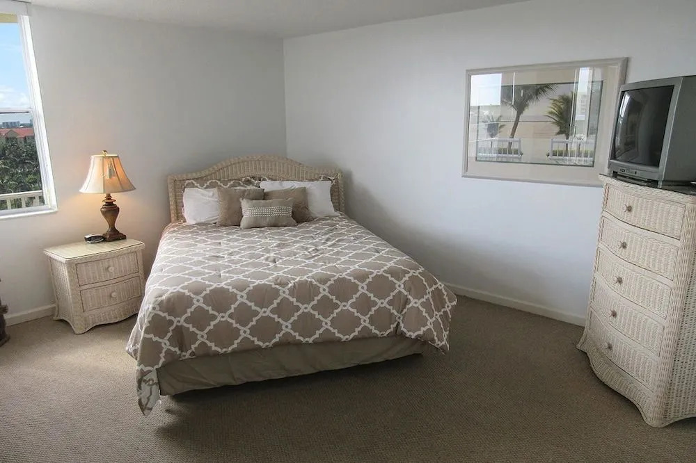 Estero Beach & Tennis 608B by RedAwning