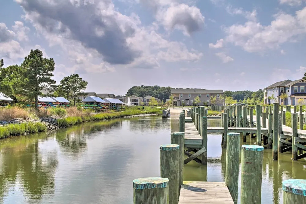 Shuttle to Beach: Shore Thing Home in Ocean View