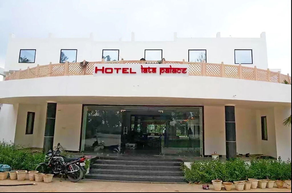 Oyo 24081 Hotel Lata Palace And Resort