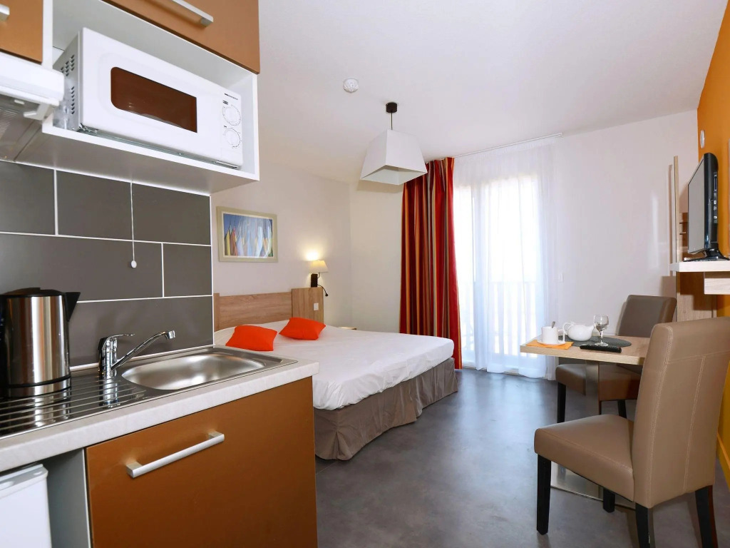 Modern Flat Near the Beach