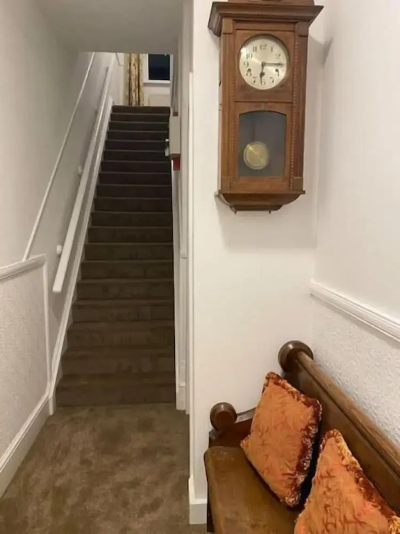 Regis Lodge Guest House