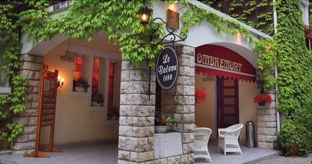 Hotel Ombremont-restaurant Le Bateau Ivre