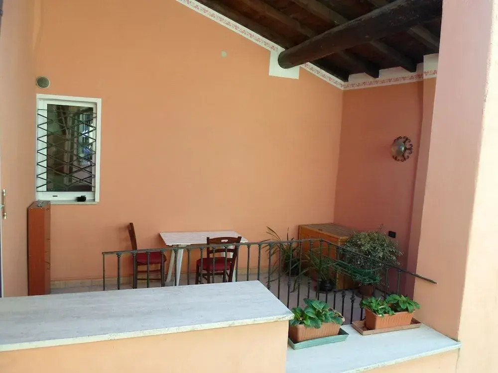 Il Volto Del Lago Rooms and Apartments