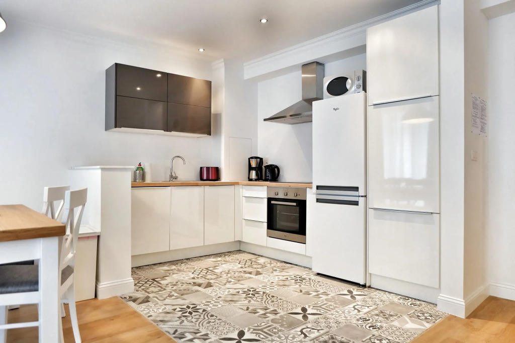 Top Spot Residence