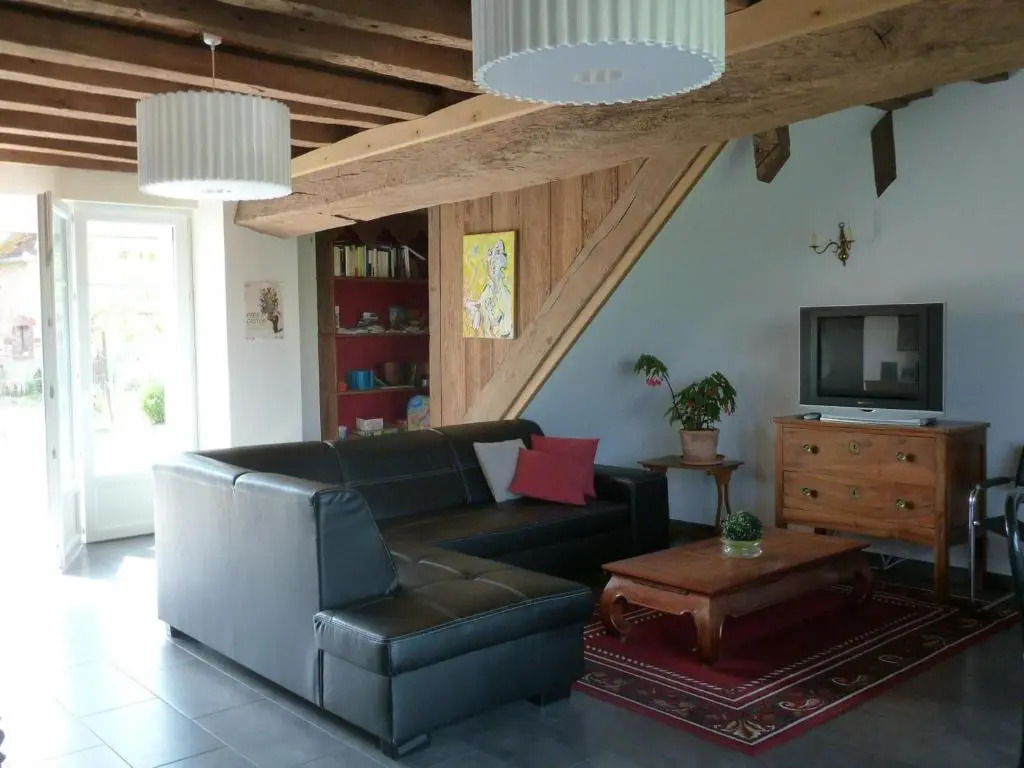 Maison bourbonnaise rénovée avec terrasse, Wifi et parking - FR-1-489-107