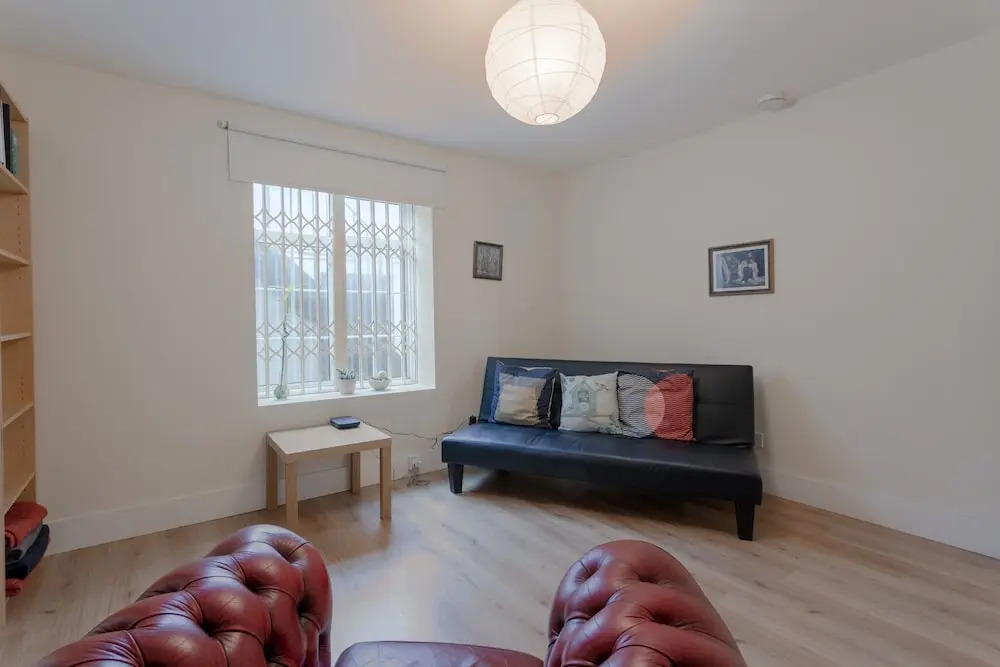 1 Bedroom Apartment in Notting Hill Accommodates 3