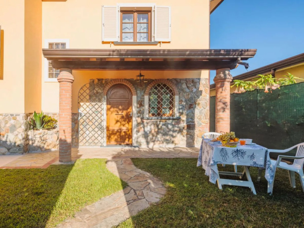 Apartment Lara Marina di Massa