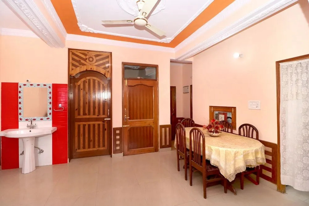 Oyo Home 16757 Comfy 2Bhk