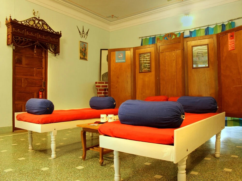 Oyo 1587 Ambavgarh Palace
