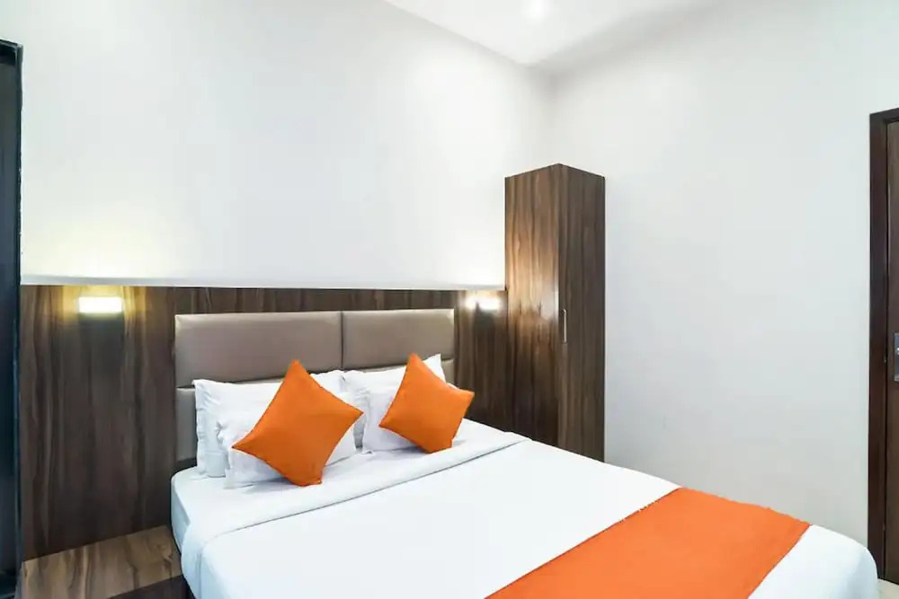 OYO 9395 Hotel Sea Grand
