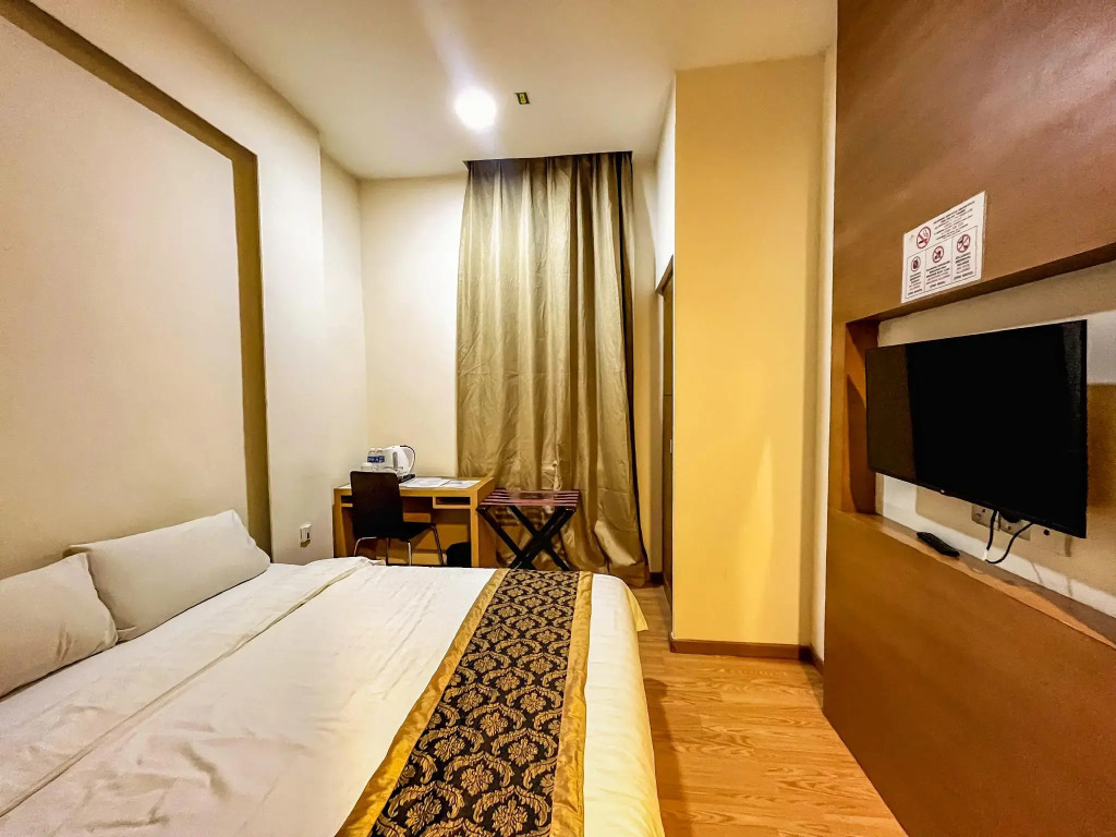 Courtyard Hotel 1Borneo