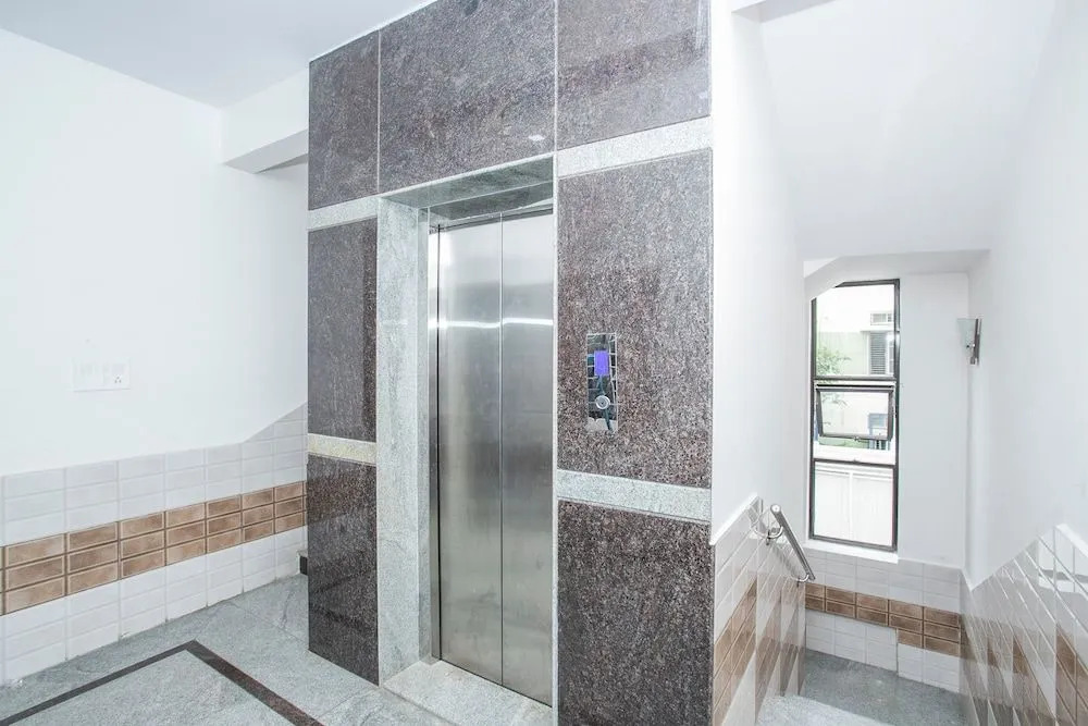 OYO 13941 NR Suites