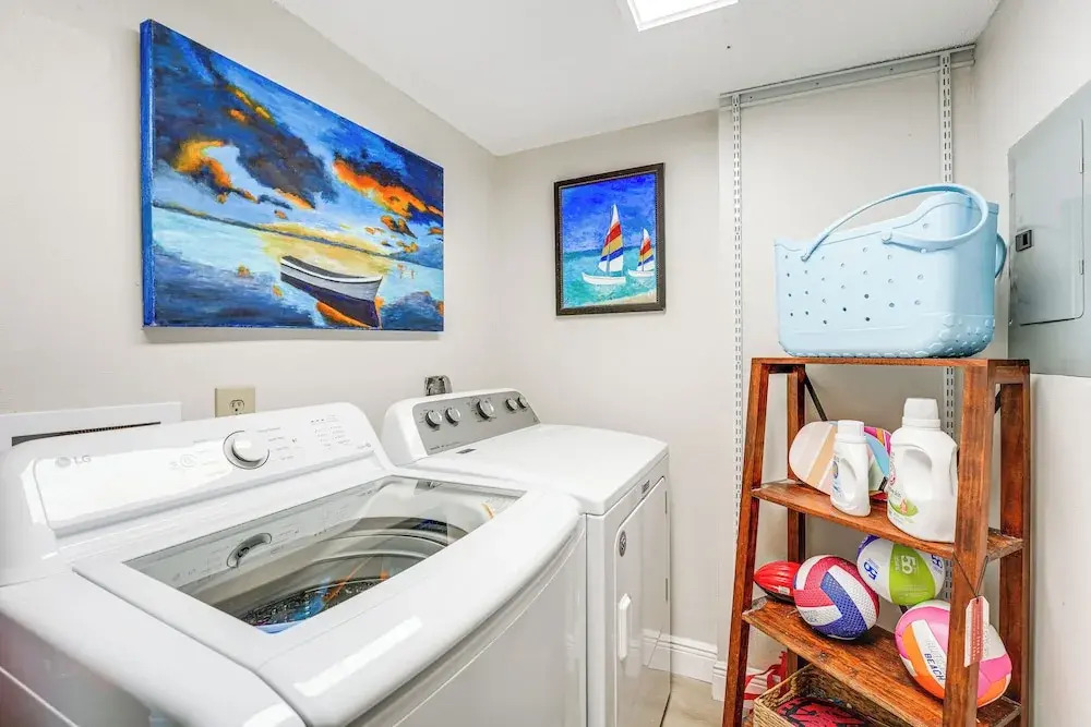 Beachfront Condo w/ Pool in Redington Shores