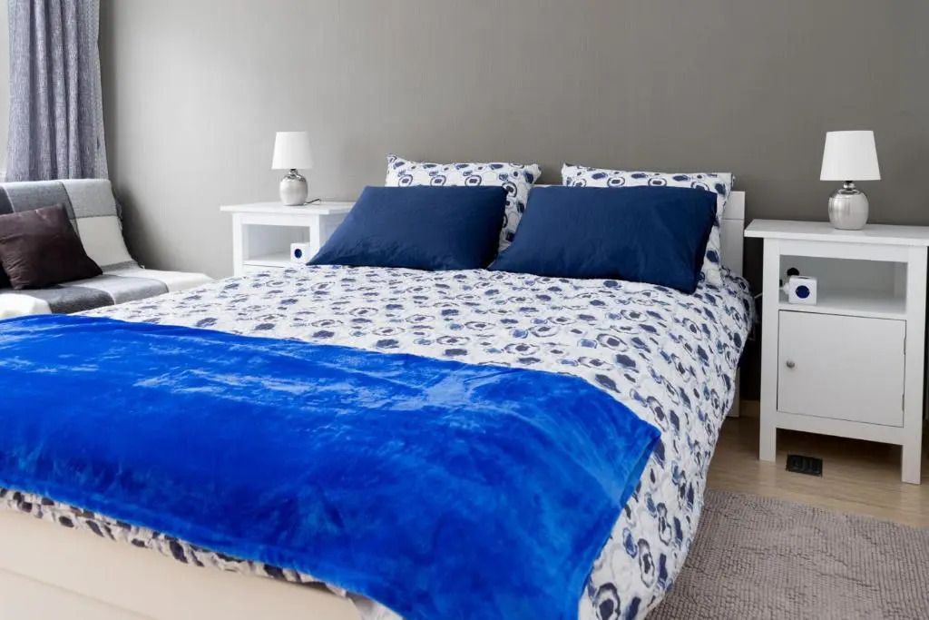 Comfortable Bed, 10 min walk to center