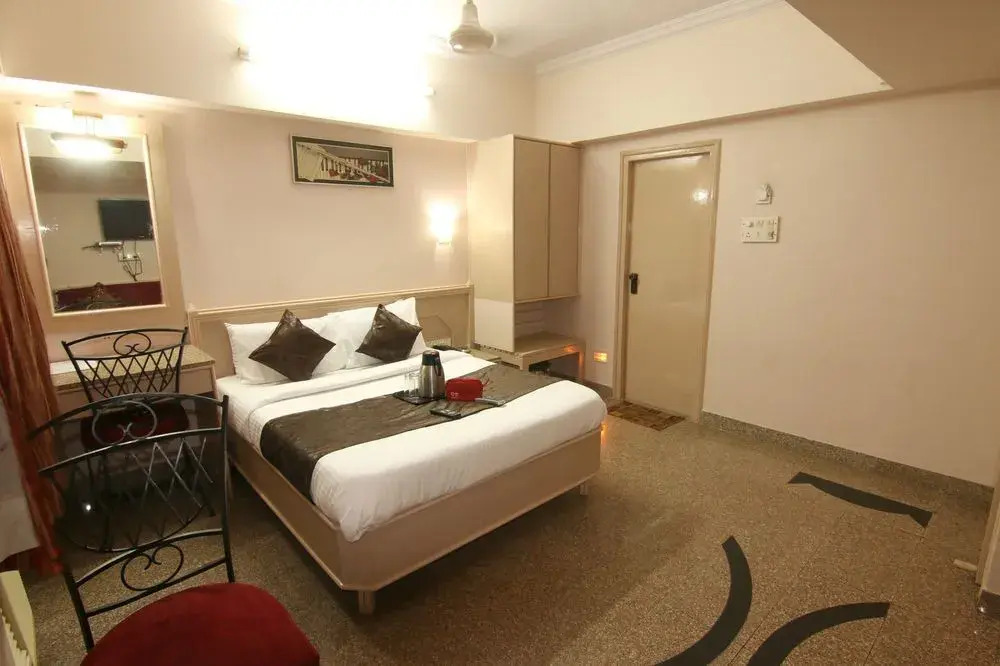 Hotel Karan Palace