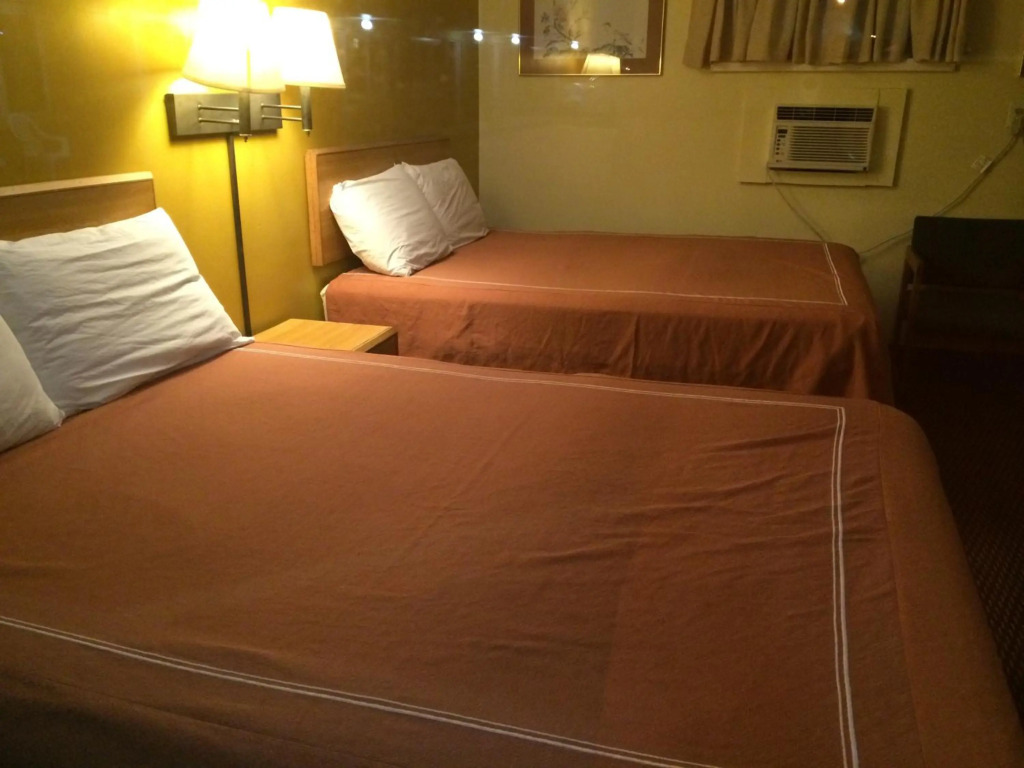 Caravan Motel