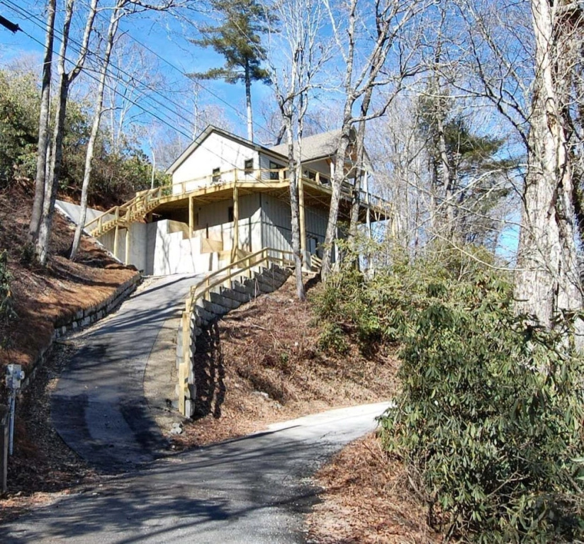 The Owlery, Walk to Town