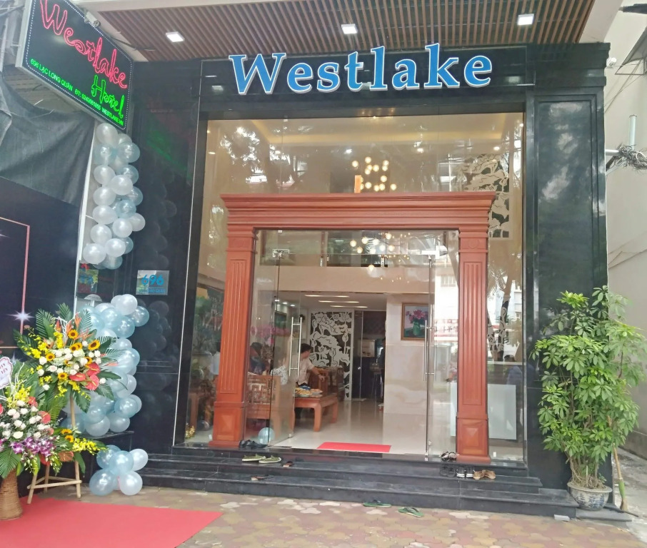 Westlake Tay Ho Hotel 696 Lạc Long Quân