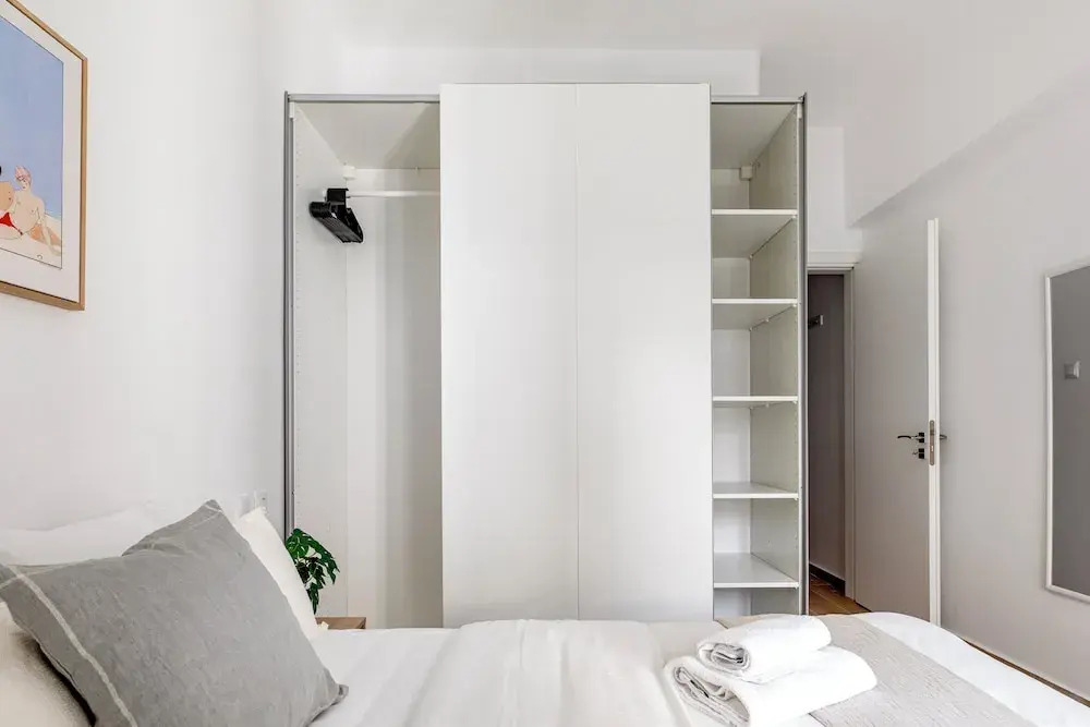 Les Nuances de Blue 1-BR Apt in Athens