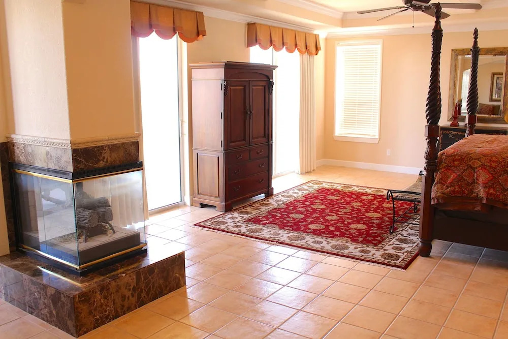 4848 Ocean Blvd - 4 Br Home