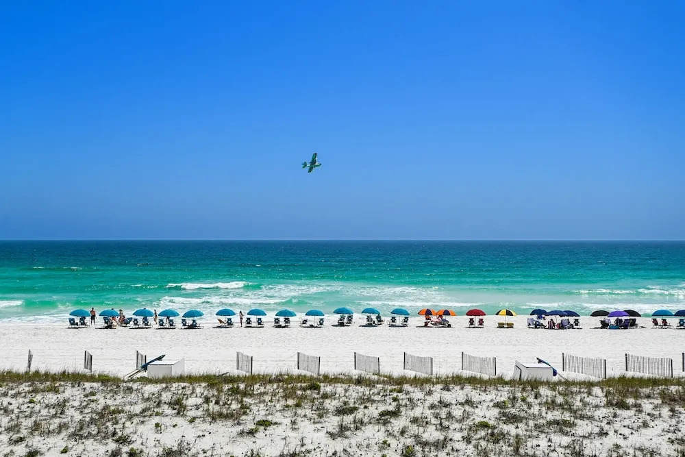 Inlet Reef 205 2 Bedroom Apts by RedAwning